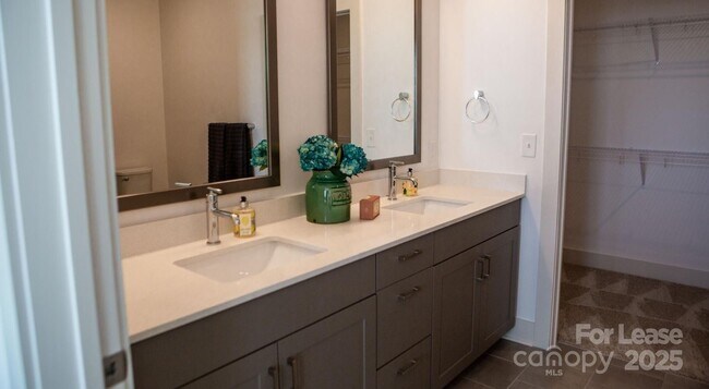 Building Photo - 145 New Bern St