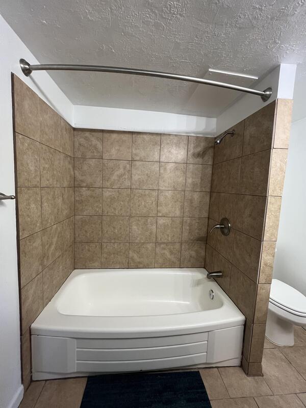 Building Photo - 710 E 200 S