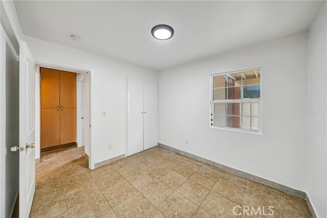 Building Photo - 6827 Simpson Ave