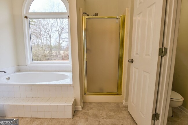 Building Photo - 105 N Oakland Cir