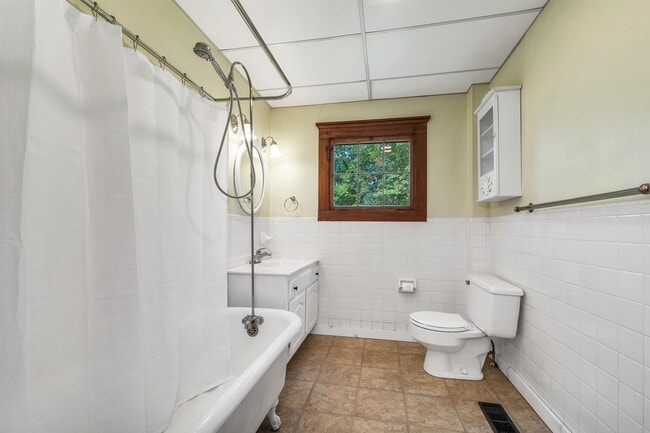 Building Photo - 44 Neighbors Row