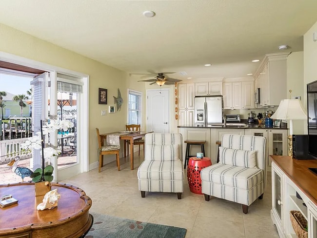 Building Photo - Stunning 2/1 available now at Waterside at Coqunia Key!