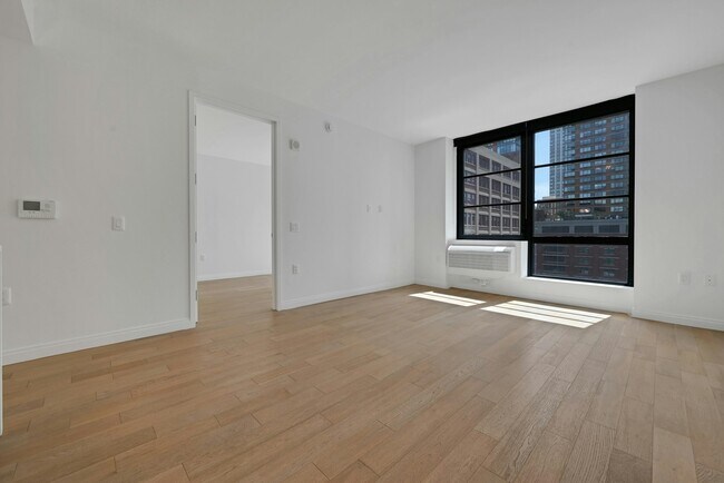 Building Photo - 160 1st St