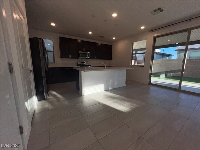 Building Photo - 549 Everett Ridge Ave