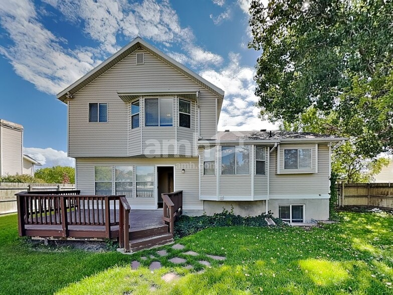 Building Photo - 1920 Sergeant Dr