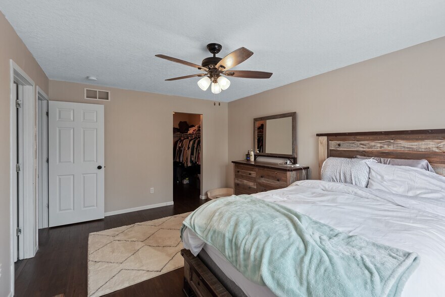 Building Photo - 13055 Europa Trail Way N