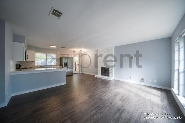 Building Photo - 5400 Lishill Cove