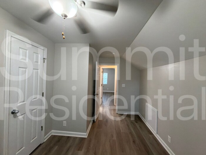 Building Photo - 4713 Walnut Grove Ave