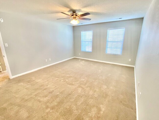 Building Photo - AddisonParkCove1718