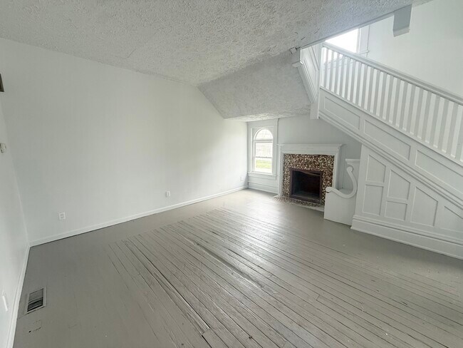 Building Photo - 343 Cedar Ave