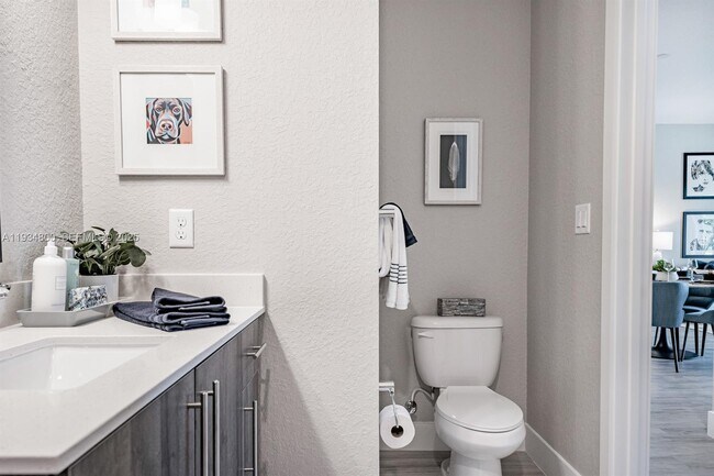 Building Photo - 9115 W Commercial Blvd