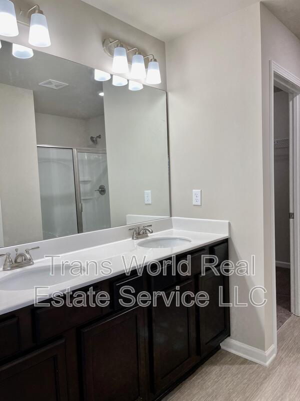 Building Photo - 114 Auburn Depot Dr