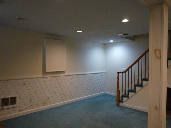 Building Photo - 111 Windham Rd