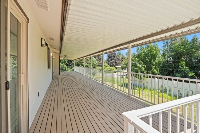 Building Photo - 4 Bed 3 Bath Home in Cul-de-sac with Massive 18X40 insulated shop