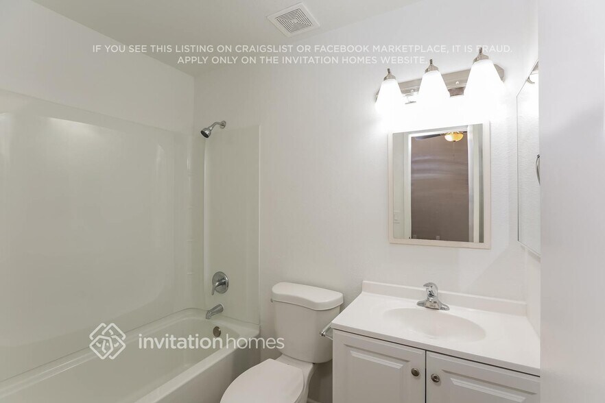 Building Photo - 4038 E Alta Mesa Ave