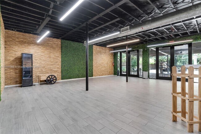 Building Photo - 23175 Naranja Rd