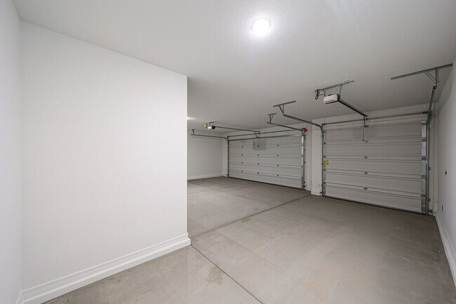 Building Photo - Modern Mountainside Living: Stunning New 4-Bedroom Home in Estrella Crossing! 3 CAR GARAGE!