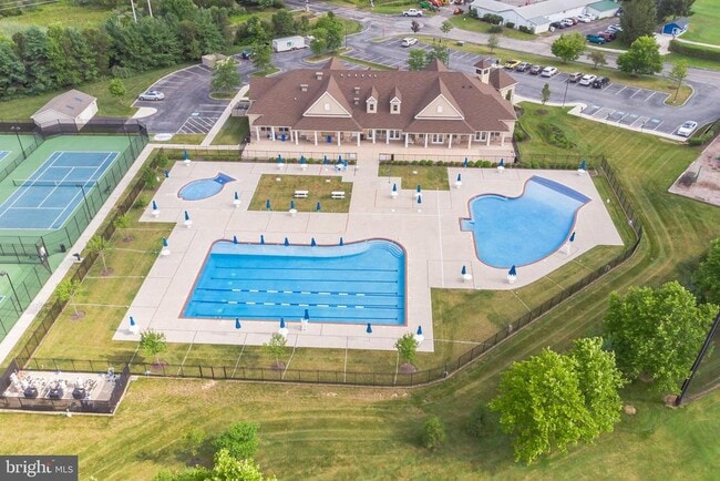 Building Photo - 120 Medinah Dr