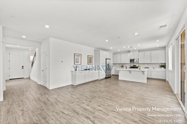 Building Photo - 6000 Waddington Wy