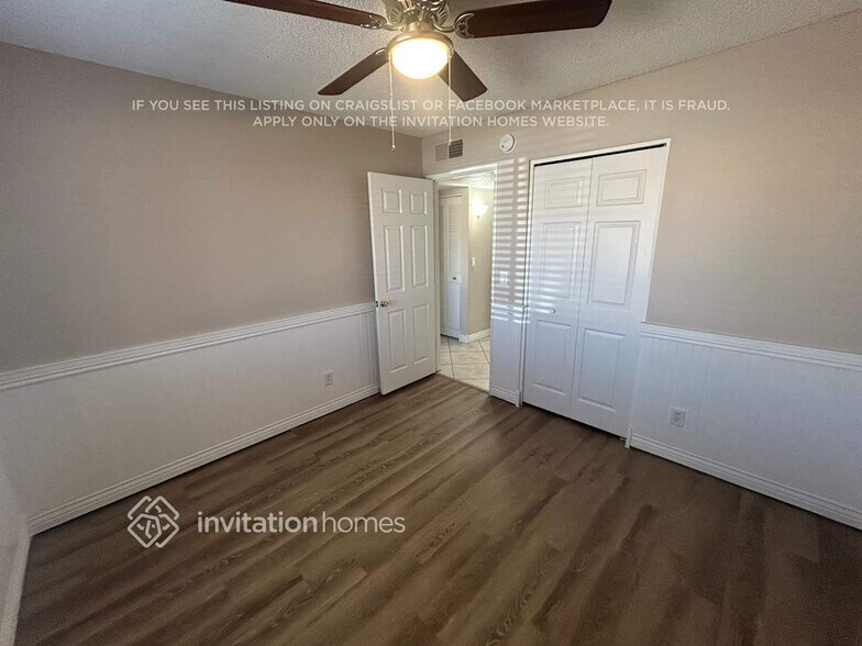 Building Photo - 5419 W Mercer Ln