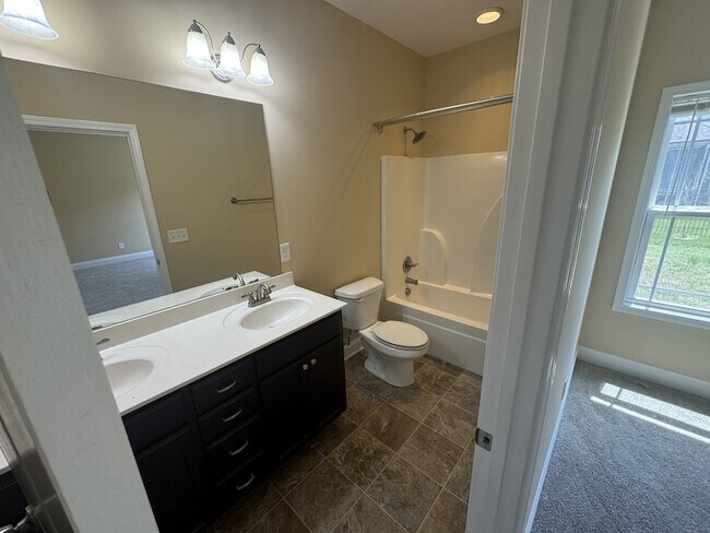 Building Photo - 3617 Jerry Anderson Dr