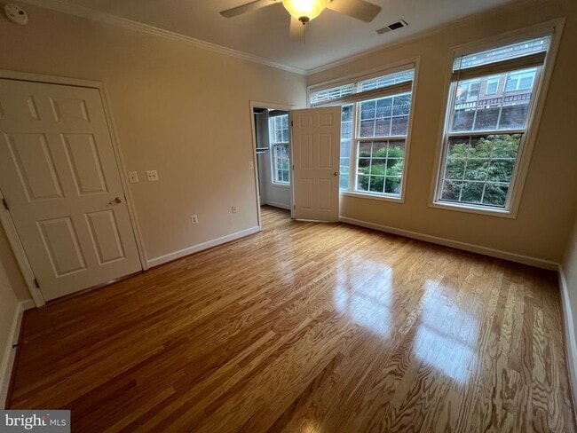 Building Photo - 1320 N Wayne St