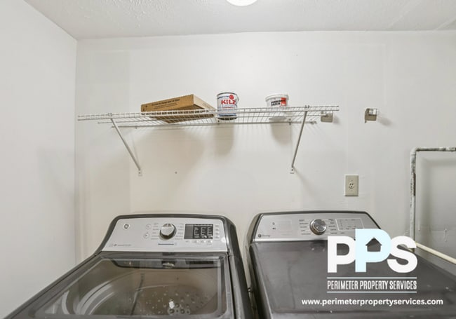 Building Photo - 801 Countryside Pl