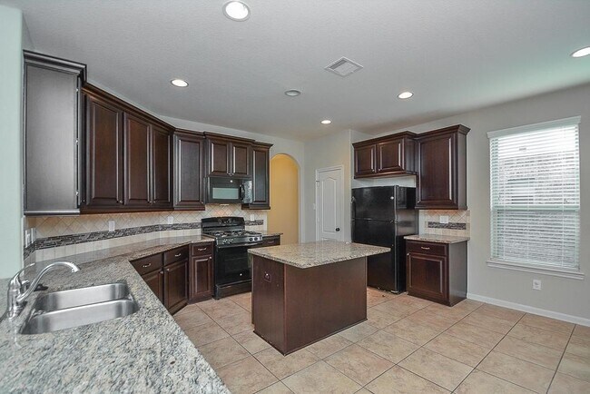 Building Photo - 26814 Harmony Shores Dr