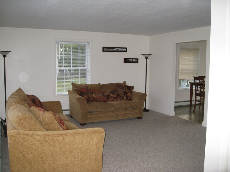 Building Photo - 18 Melvin Ave