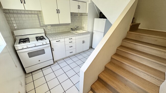 Building Photo - 459 N Alfred St