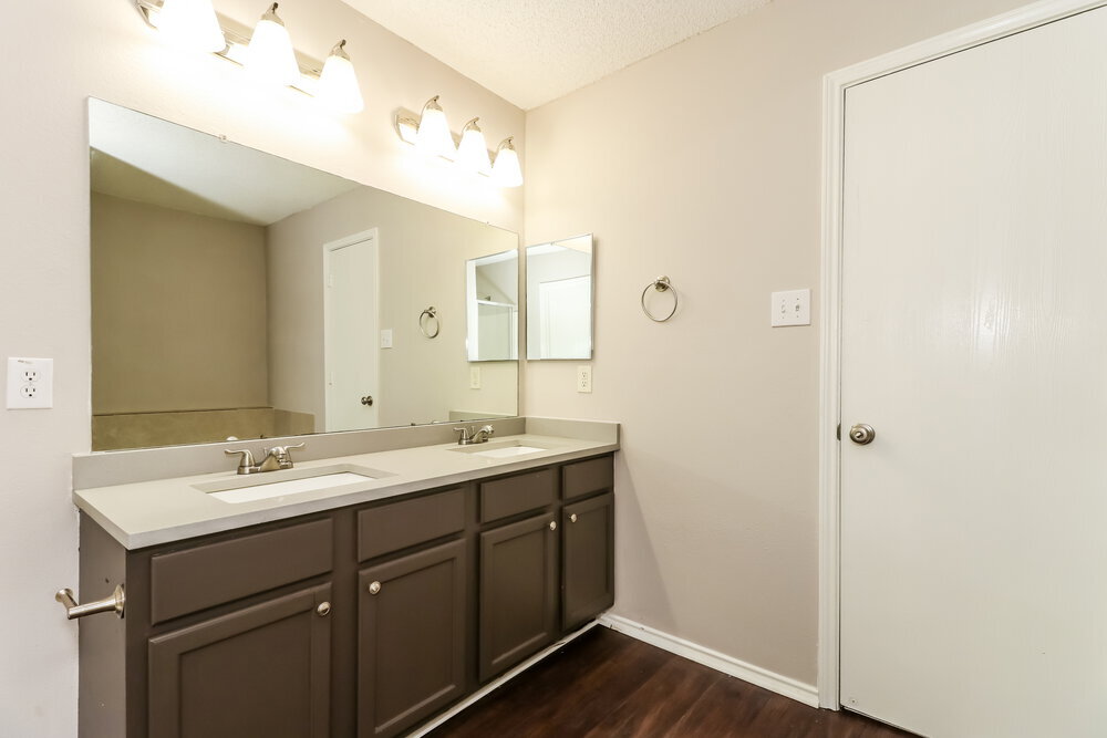 Building Photo - 8750 Gray Fox Ct