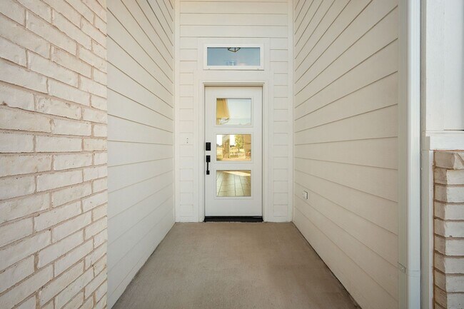 Building Photo - 5017 Misty Wood Ln