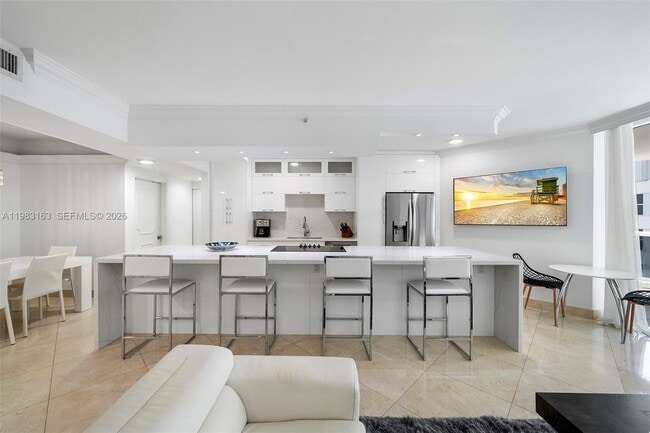 Building Photo - 4775 Collins Ave