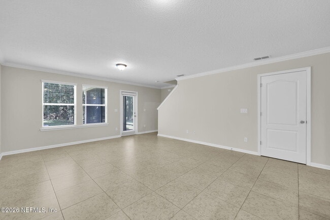 Building Photo - 452 Walnut Dr