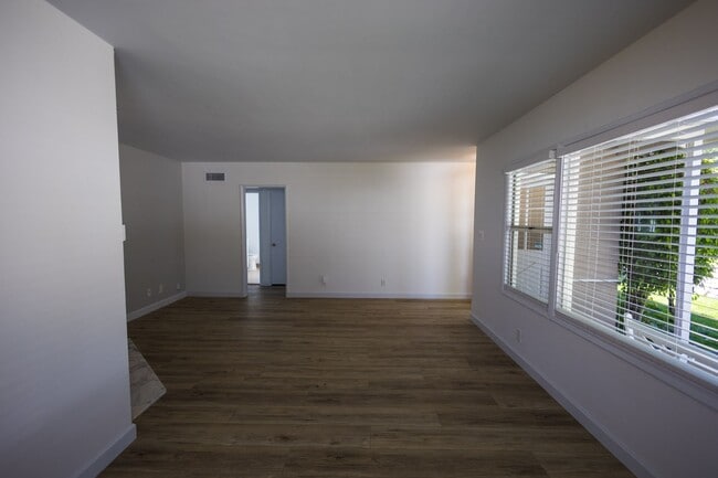 Building Photo - Freshly Renovated 3BR/2BA Pool Home – La Crescenta