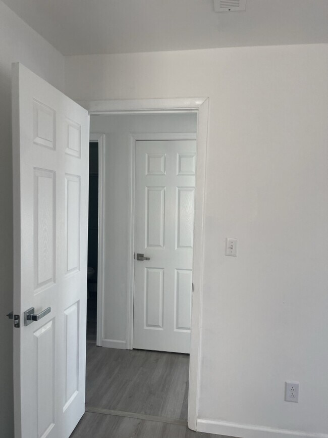 Building Photo - 2705 Lantern Walk SE