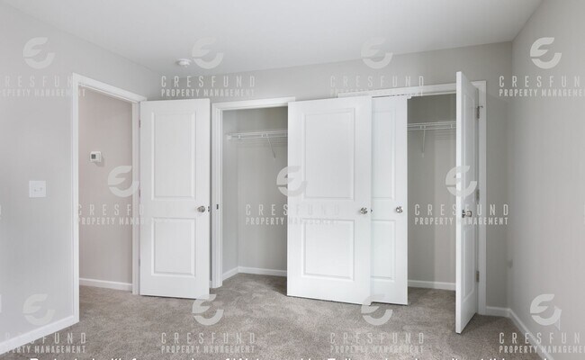 Building Photo - 2 Bedroom in Teakwood - Available NOW!