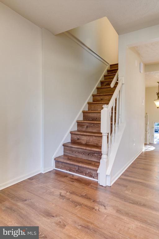 Building Photo - 1589 Woodcrest Dr