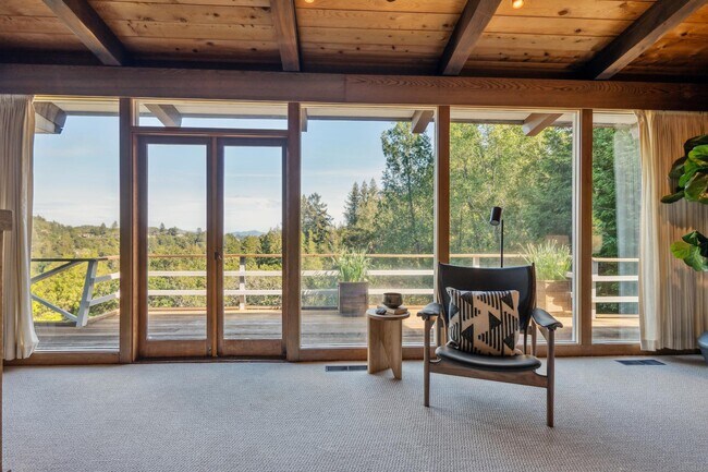 Building Photo - 45 Beverly Terrace