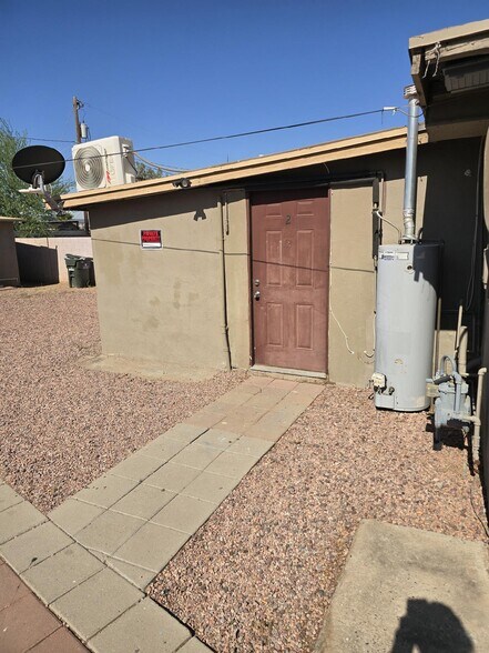 Building Photo - 713 W Pima St