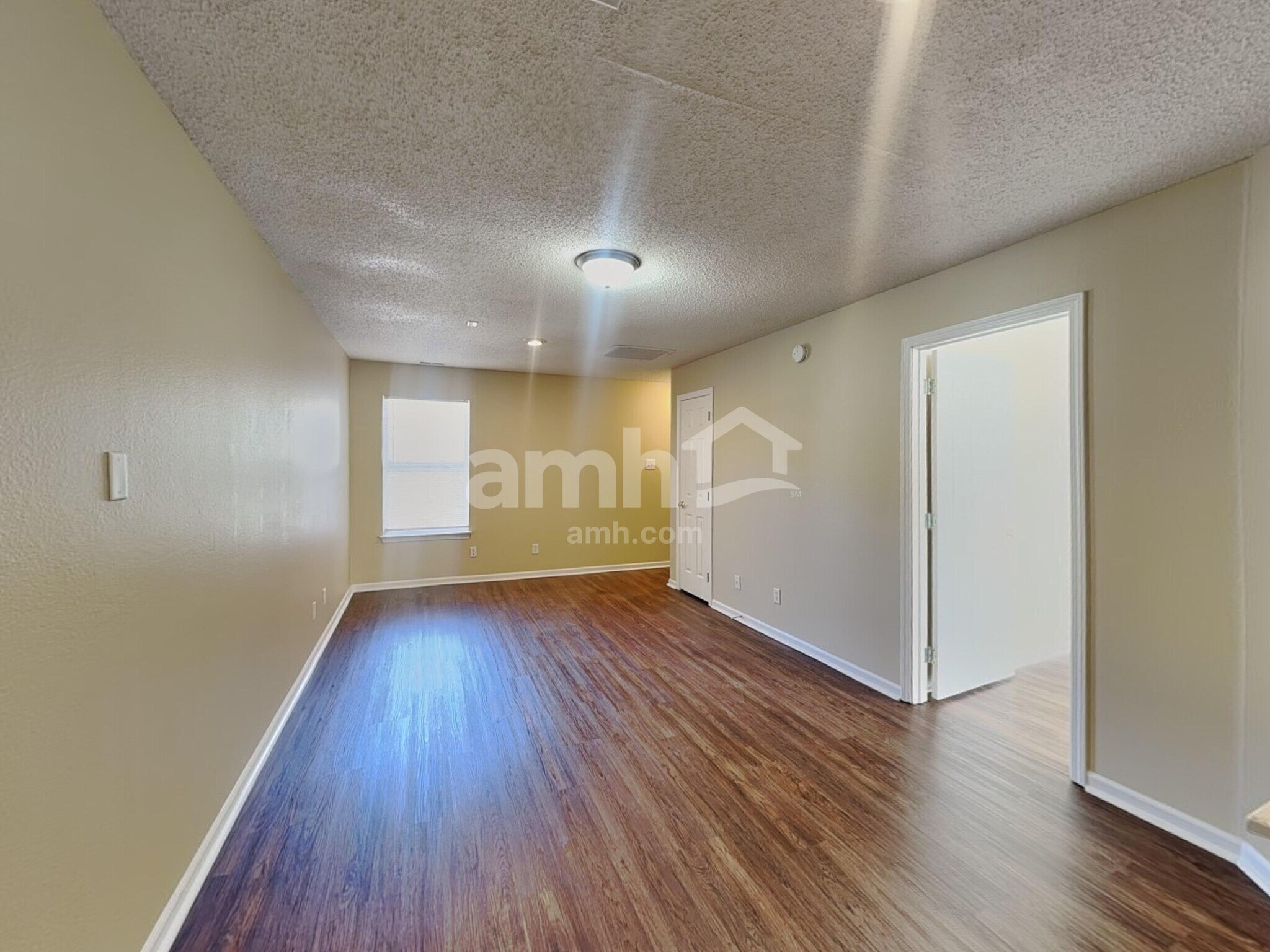 Building Photo - 5973 Redcliff North Ln