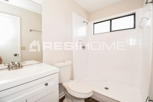 Building Photo - HOME FOR RENT!!