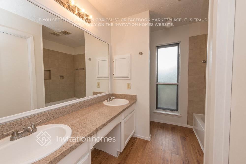 Building Photo - 1819 Pilgrims Point Dr