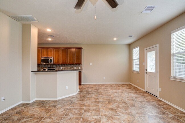 Building Photo - 23 Fairlee Ct