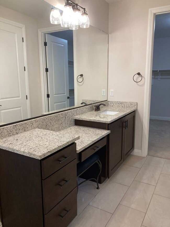 Building Photo - Dove Mountain Del Webb Beauty!