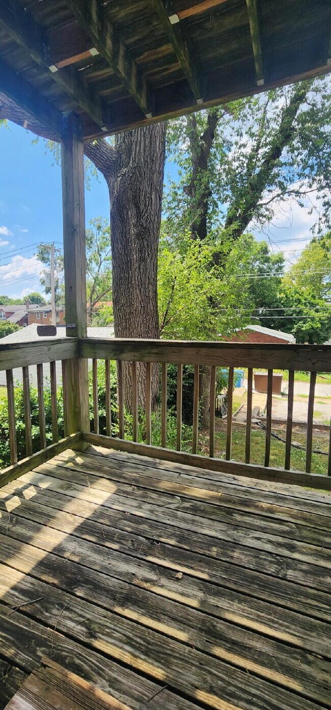 Building Photo - ** MOVE IN SPECIAL**
First-Floor Unit with Hardwood Floors & Spacious Living Areas