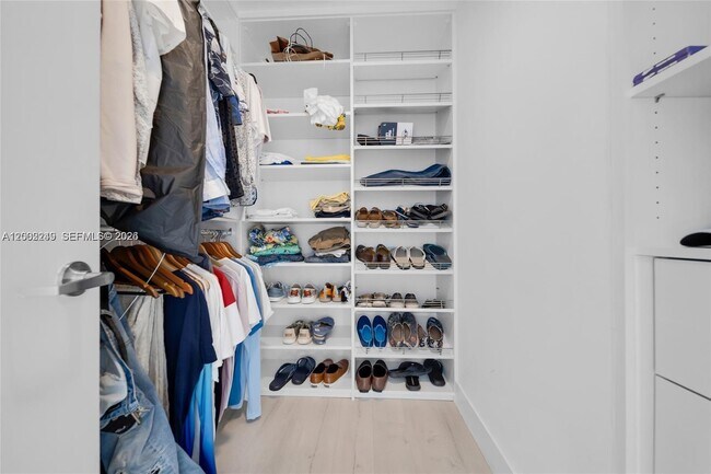 Building Photo - 92 SW 3rd St