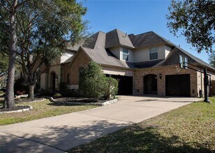 Building Photo - 25707 Pierrmont Ct