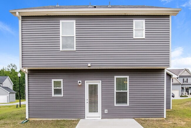 Building Photo - 156 Jade St