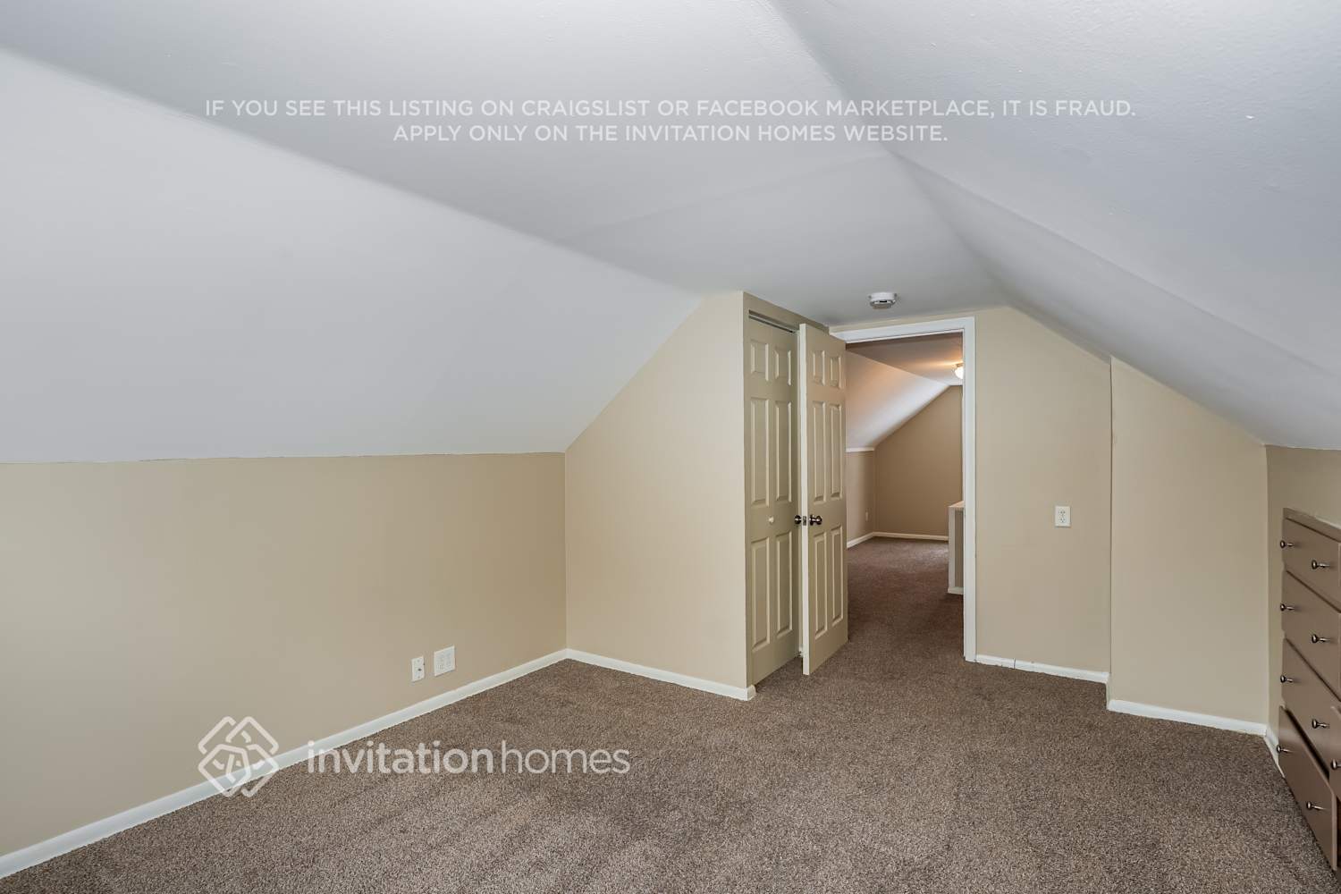 Building Photo - 1160 Kennard St N